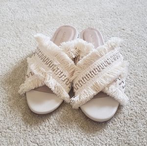 Kaanas Frayed cream color sandal in size 7